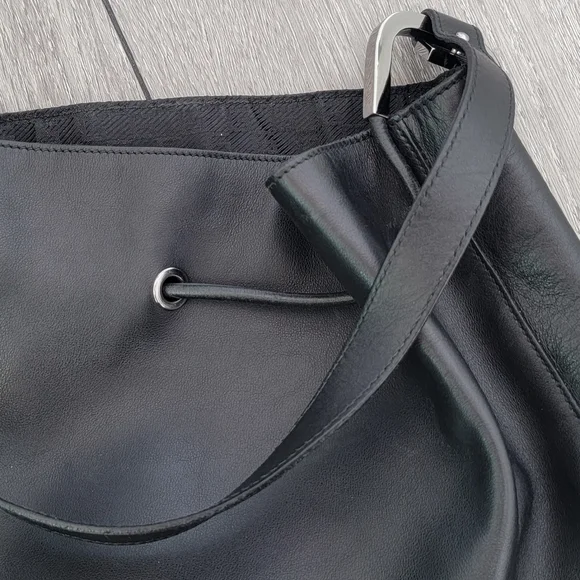 GUCCI Drawstring Bucket Bag - Picture 7 of 8